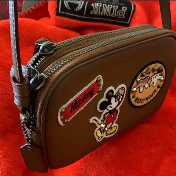 👜 ⭐️SOLD⭐️Coach Saddle Color Mickey Mouse Patches - Picture 2 of 8